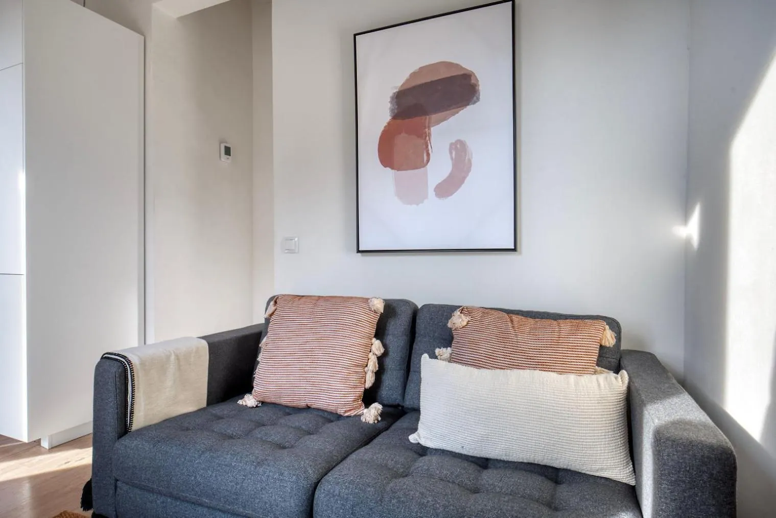 Blueground Sagrada Familia Balcony Renovated Bcn-123 Apartment Barcelona Spain